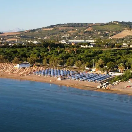 度假居 Duca Amedeo Village By Interhome